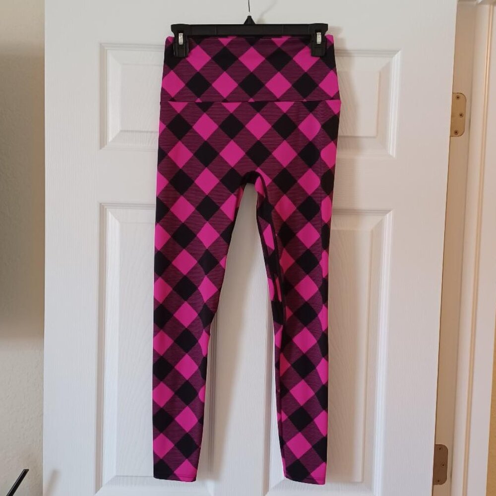 NWOT K-DEER Hot Pink & Black Sneaker Length Leggings Size Large